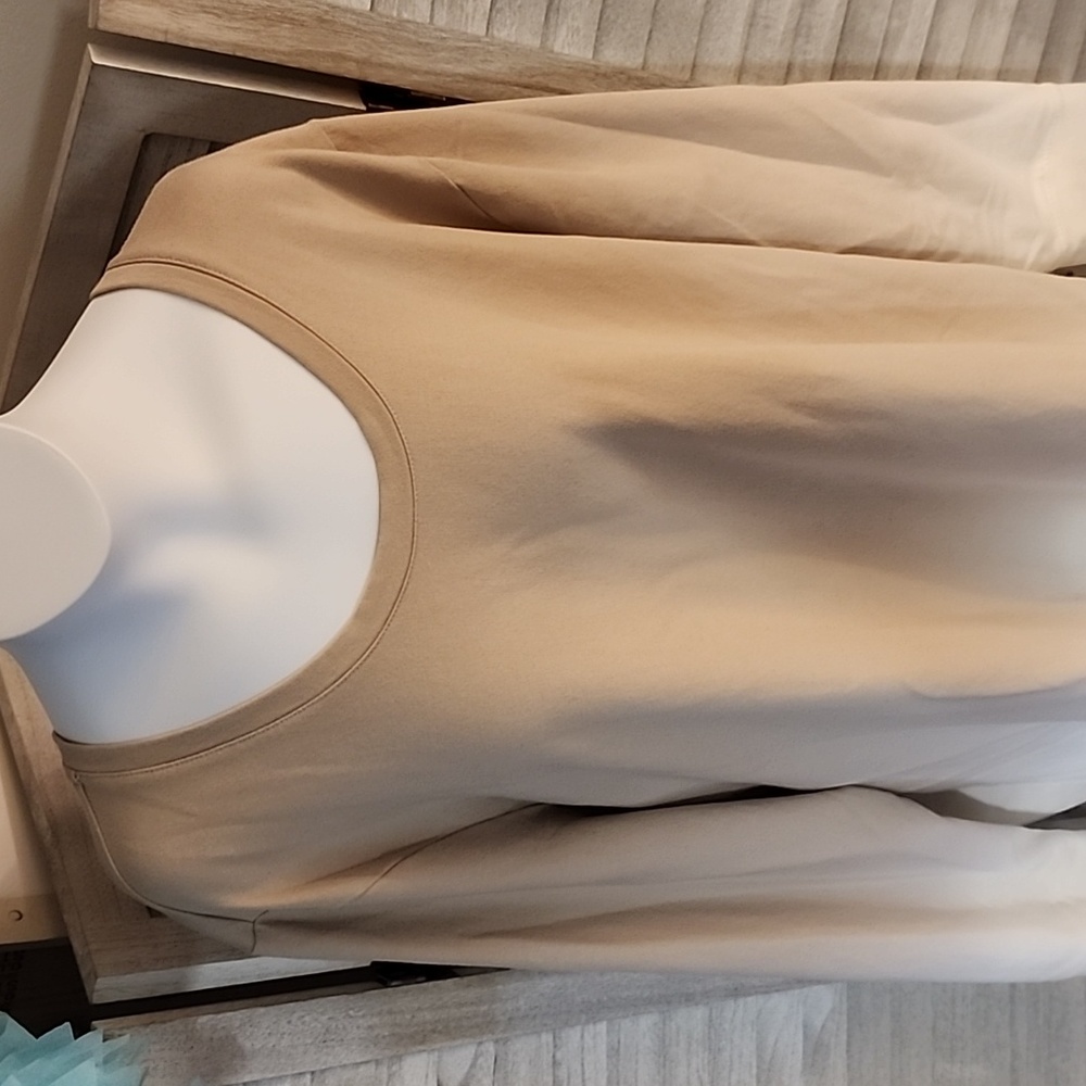 d & Co. Brand womans sweatshirt - Picture 2 of 7